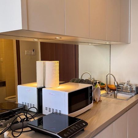Nagoya Thamrin Apartment High Floor With View Экстерьер фото