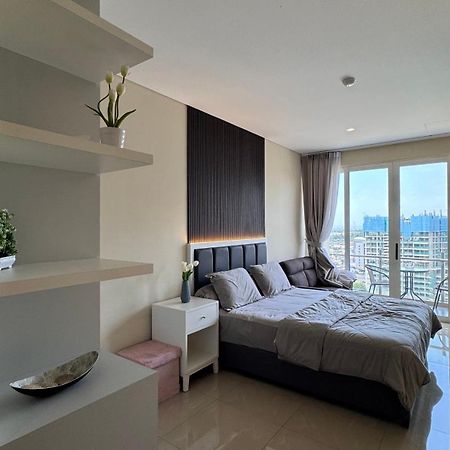 Nagoya Thamrin Apartment High Floor With View Экстерьер фото
