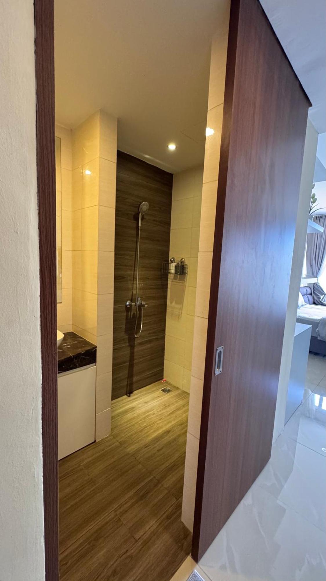Nagoya Thamrin Apartment High Floor With View Экстерьер фото