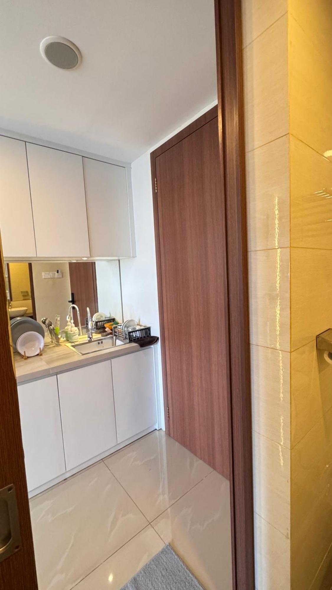 Nagoya Thamrin Apartment High Floor With View Экстерьер фото