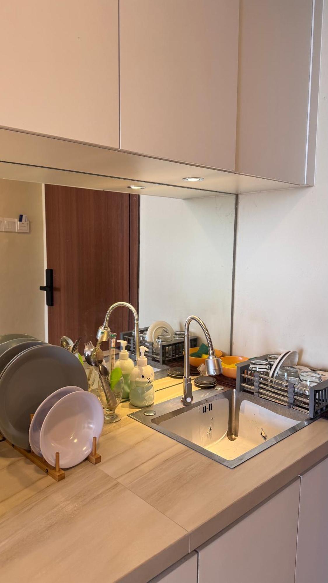 Nagoya Thamrin Apartment High Floor With View Экстерьер фото